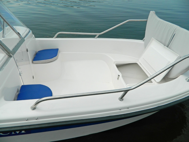 Wyatboat-430DCM (тримаран)